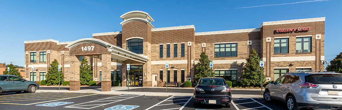 Ballad Health urgent care clinic in Elizabethton, exterior photo